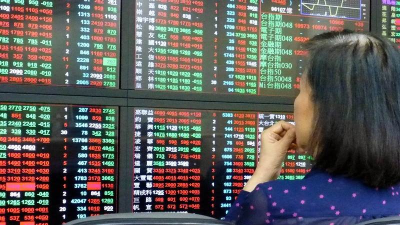 Asian markets anxious in the midst of inflation fears, high dollar